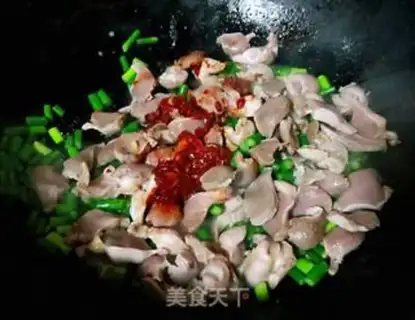 Make Garlic spicy chicken and chicken step 7