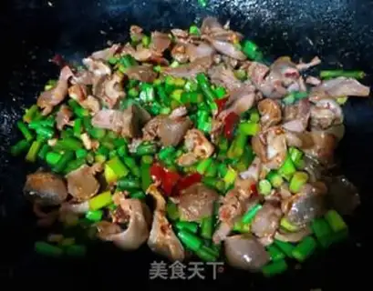 Make Garlic spicy chicken and chicken step 9