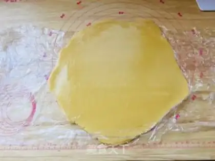 Make Chocolate Cardinal pie step 4