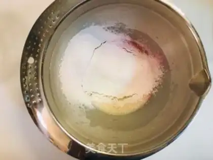 Make Strawberry Angel roll step 2
