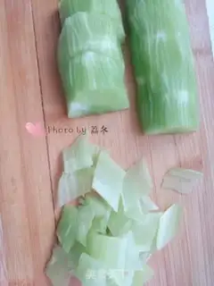 Make Scrambled eggs step 1