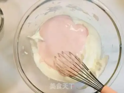 Make Strawberry Angel roll step 5