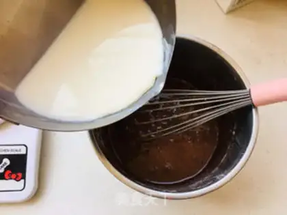 Make Chocolate Cardinal pie step 10