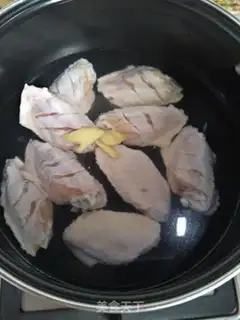Make Red-burned chicken wings step 1
