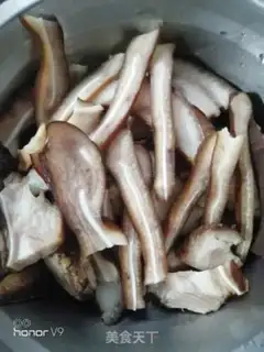 Make Spicy garlic and pork step 1
