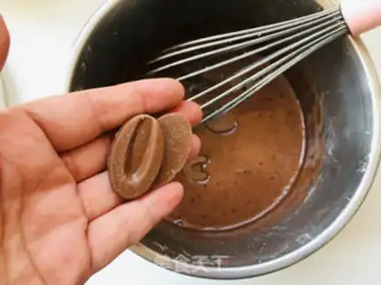 Make Chocolate Cardinal pie step 11