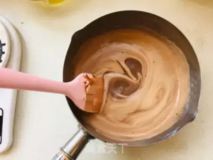 Make Chocolate Cardinal pie step 12