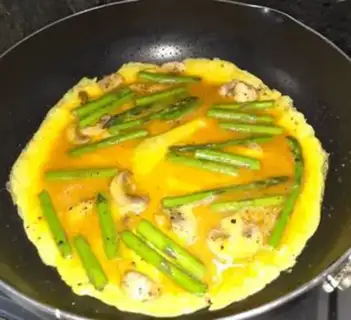Make Fried eggs step 2