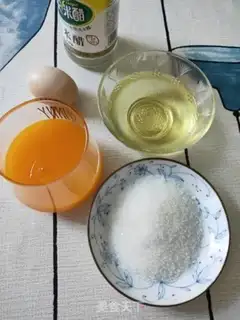Make Homemade salad sauce step 0