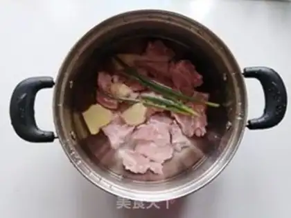 Make Seafood mushroom carrot soup step 1