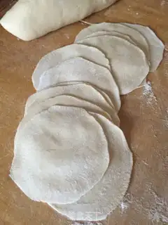 Make Four seasons of bean pork dumplings step 5