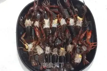 Make Spicy lobster step 1