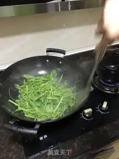 Make Pumpkin with garlic step 1