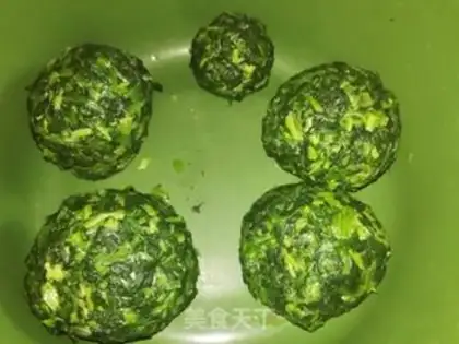 Make Spinach buns step 2