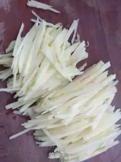 Make Spamed potatoes and fried eggs step 2