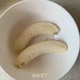 Make Banana omelet step 1