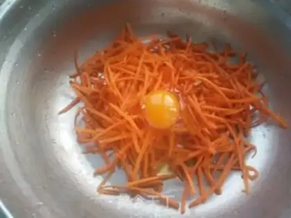 Make Carrot eggcake step 1