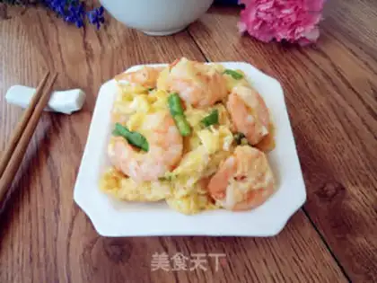 Make Shrimp fried eggs step 8