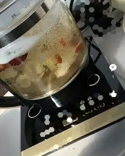 Make Silver-eared date soup step 2