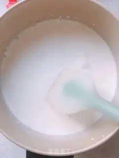 Make Milk chocolate ice cream step 1