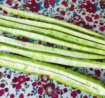 Make A cold, bitter melon step 1
