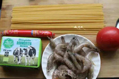 Make Tomato shrimp pasta step 0