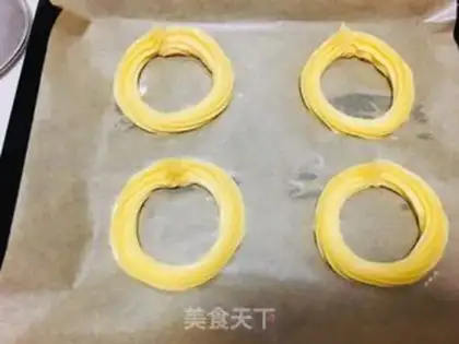 Make A tea truck wheel puff step 2
