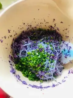 Make Eggs holding shrimp and blue dumplings step 7