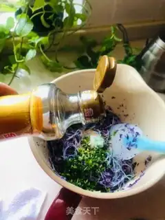 Make Eggs holding shrimp and blue dumplings step 8
