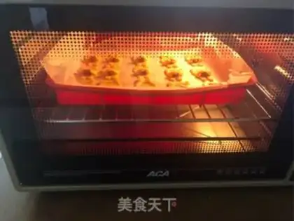 Make Animals holding almond cookies step 8