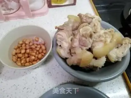 Make Nanjian peanut pig hoof step 0