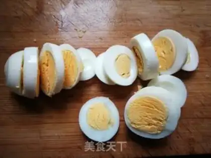 Make Frozen pepper fried eggs step 1