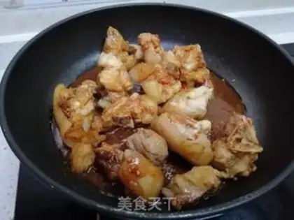 Make Nanjian peanut pig hoof step 5