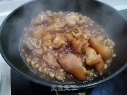 Make Nanjian peanut pig hoof step 7