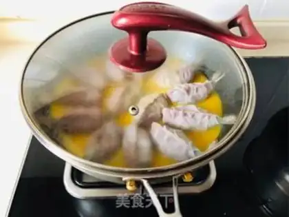 Make Eggs holding shrimp and blue dumplings step 22