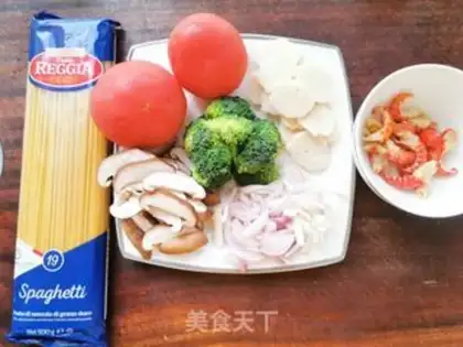 Make Tomato lobster pasta step 0