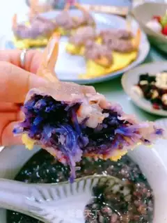 Make Eggs holding shrimp and blue dumplings step 26