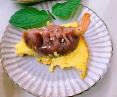 Make Eggs holding shrimp and blue dumplings step 28