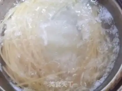 Make Tomato lobster pasta step 3