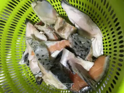 Make The salmon head step 0