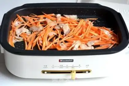 Make Puffed meat noodles step 5