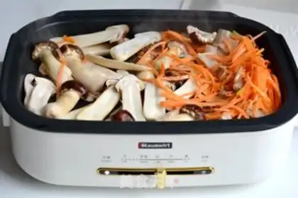 Make Puffed meat noodles step 6