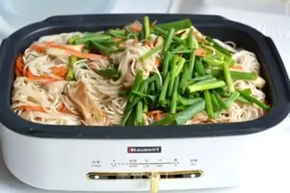 Make Puffed meat noodles step 8