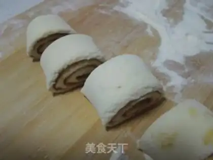 Make Sesame sauce and sugar rolls step 6