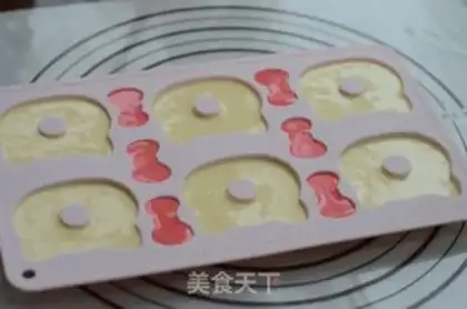 Make KITTY CAKE DONUTS step 6