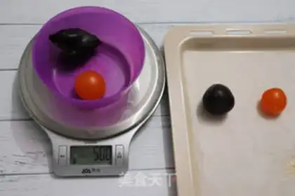 Make Crab moon cakes step 5