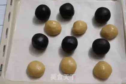 Make Crab moon cakes step 10
