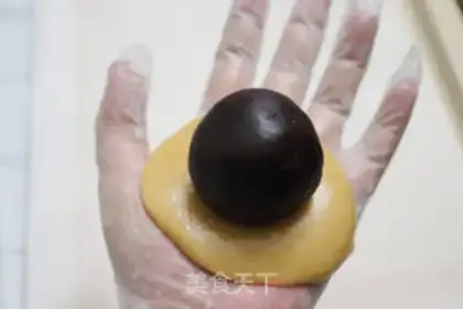 Make Crab moon cakes step 11