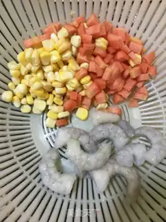 Make Egg shrimp fried rice step 0