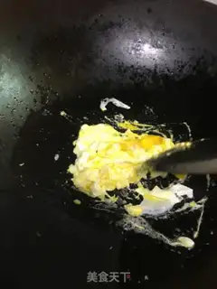 Make Egg shrimp fried rice step 1